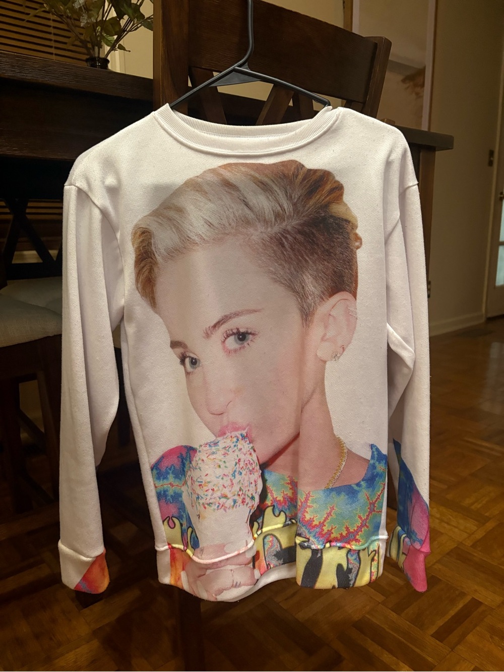 Miley Cyrus Bangerz sweatshirt